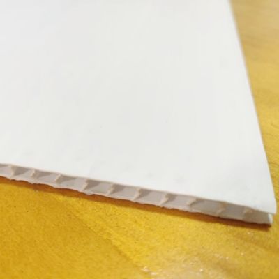 OEM โพรพิลีน Hollow Board คอโรพลาสต์ ลูกฟูกพลาสติกกันน้ำ