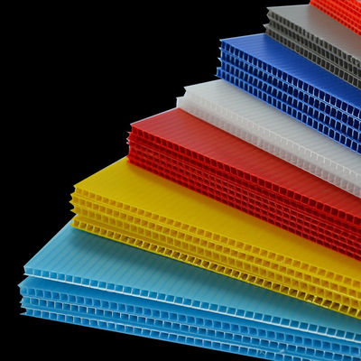 6mm 8mm White คอโรพลาสต์ Sheet Corona Treatment Corrugated PP Board