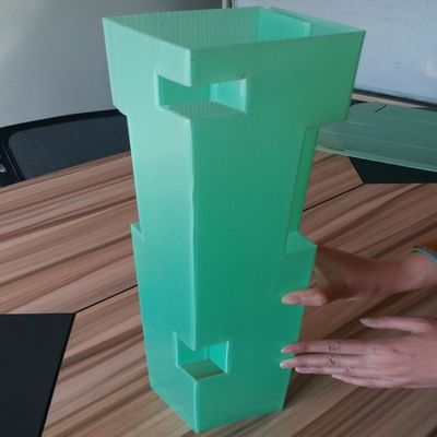 Hollow PP คอร์ฟลูต Tree Guards Triangle Twinwall Plastic Tree Wrap