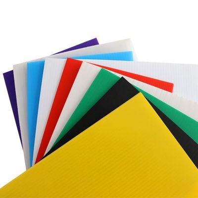 แผ่น PP ป้องกันไฟฟ้าสถิตย์ Twinwall สีเหลืองกลางแจ้ง PP Hollow Board กันน้ำ
