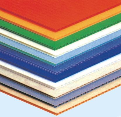 1.5-12mm คอร์ฟลูต PP Corrugated Board แผ่นพลาสติกลูกฟูกสีดำ