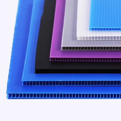 PP Hollow Sheet แผ่นพลาสติกที่ทนทานและสามารถนําไปใช้ใหม่ได้ เหมาะสําหรับการบรรจุสินค้า การขนส่ง สัญญาณโฆษณาและตู้ต้นไม้การเกษตร