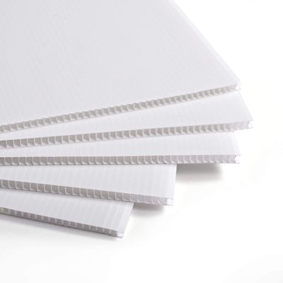 PP กระดาษพลาสติก corrugated กระดาษ Corflute โบดพับเบาตามความต้องการ ทนทาน